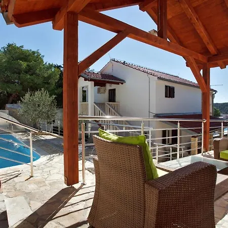 Pool With Quite Pinewood Seaview With 3 Villa *