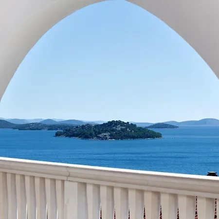 Villa Pool With Quite Pinewood Seaview With 3 Tisno