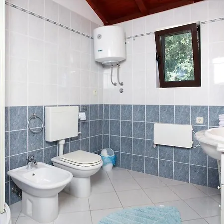 Villa Pool With Quite Pinewood Seaview With 3 *