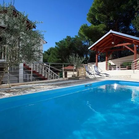 Pool With Quite Pinewood Seaview With 3