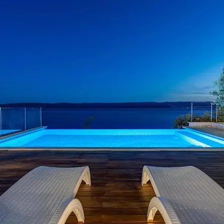 Villa Pool With Quite Pinewood Seaview With 3 Tisno