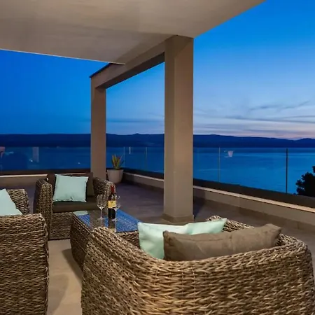Pool With Quite Pinewood Seaview With 3 Tisno