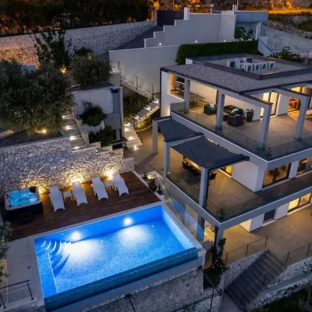Villa Pool With Quite Pinewood Seaview With 3 *